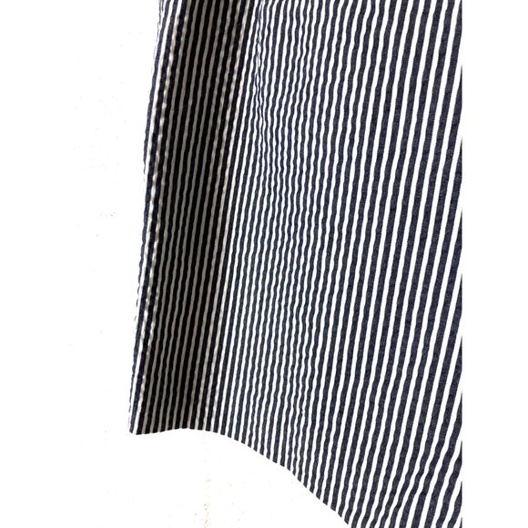 Ann Taylor Devin Short EUC White Blue Seersucker Striped Sz 10 Nautical Beach - Picture 5 of 8